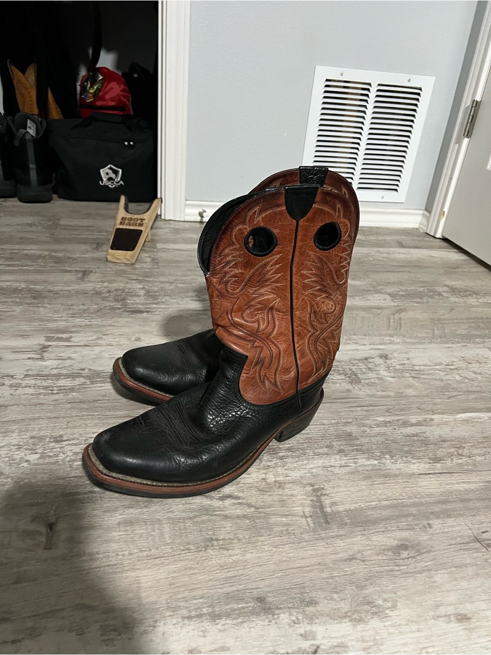 Ariat Black Foot Brown Embroidered Western Cowboy Boots